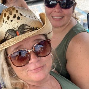 Meet your Posher, Marianne